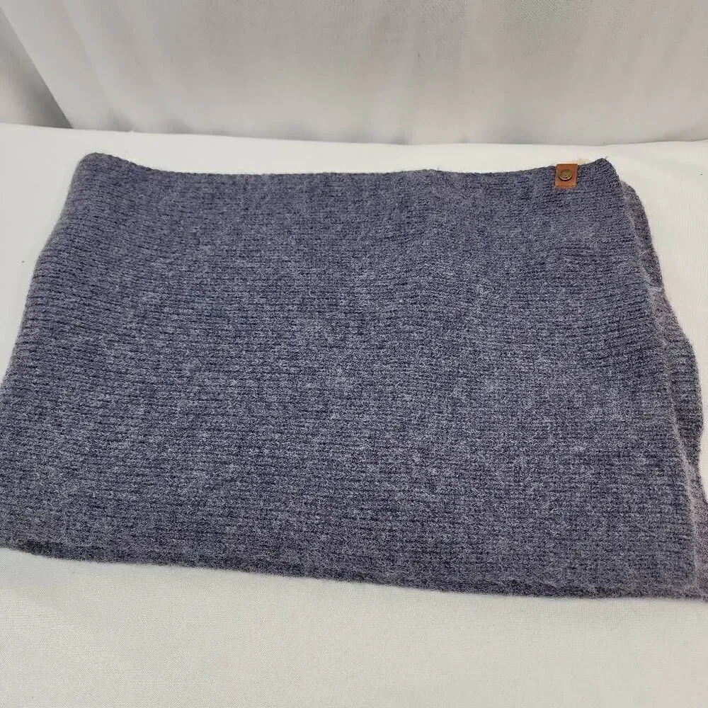 Frye & Co Dip Dye Scarf Wrap Cold Weather Blue Scarf New without tags
